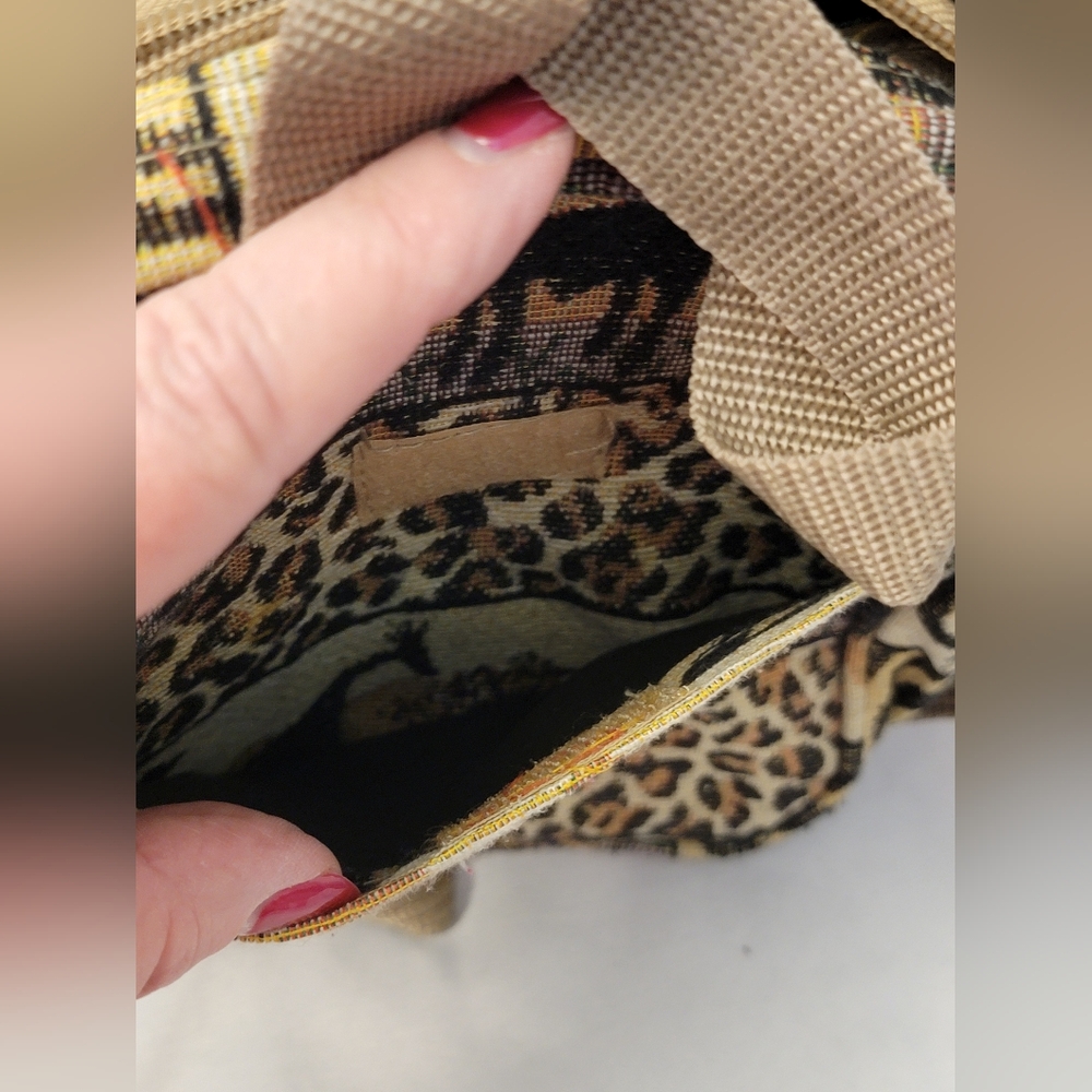 Karriage-Mate Wildlife/Safari Patterned Crossbody Bag - Picture 5 of 12